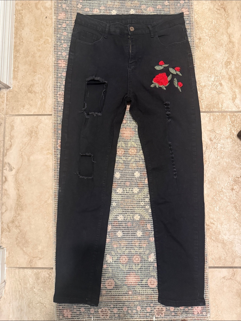 ROMWE Black Skinny Jeans with Red Rose Embroidery